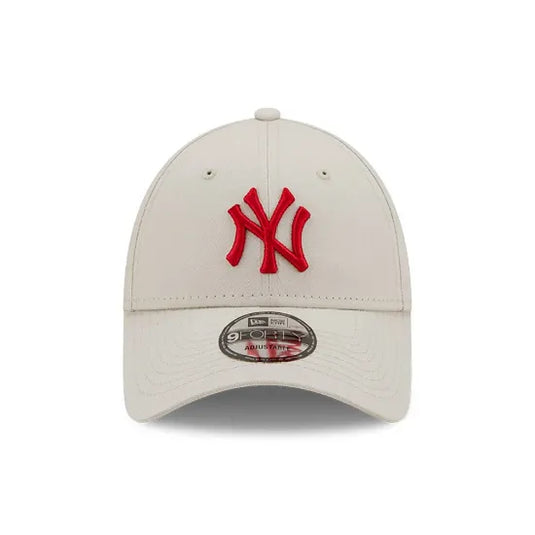 Gorra New Era New York Yankees League Essential 9FORTY, Stone