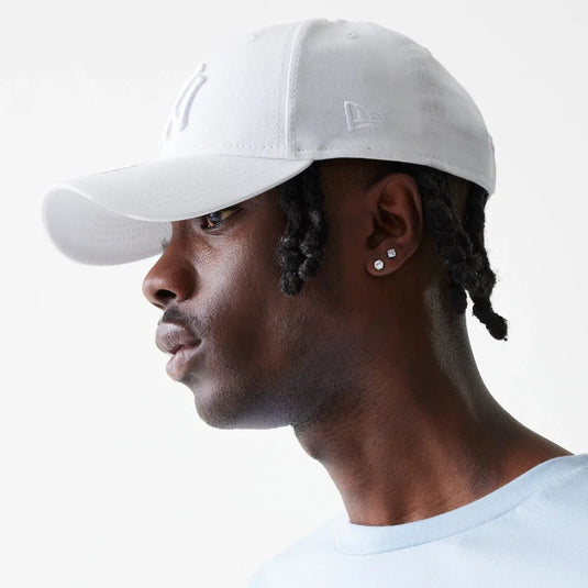 Gorra New Era New York Yankees League Essential 9FORTY Blanco