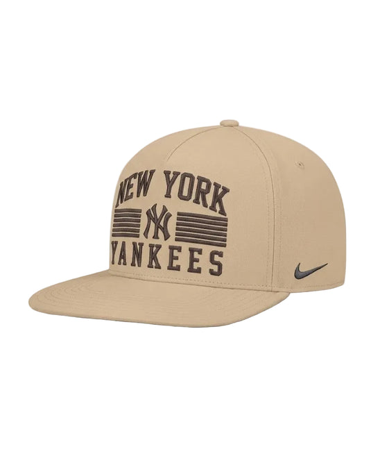Gorra Nike Pro High Crown New York Yankees – Desert Khaki & Chocolate