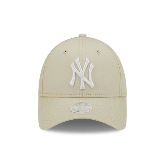 Gorra New Era New York Yankees League Essential Beige 9FORTY Mujer