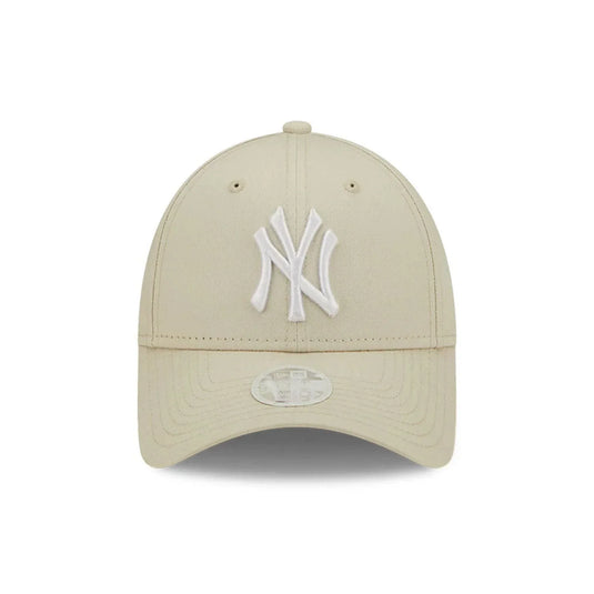 Gorra New Era New York Yankees League Essential Beige 9FORTY Mujer - Tinino Baseball & Sports