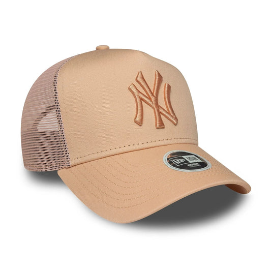 Gorra New Era Yankees MLB League Essential 9FORTY A-Frame Trucker Mujer Naranja Pastel