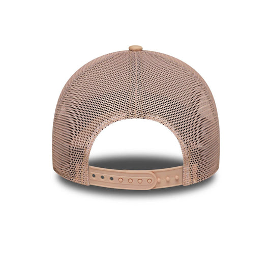 Gorra New Era Yankees MLB League Essential 9FORTY A-Frame Trucker Mujer Naranja Pastel