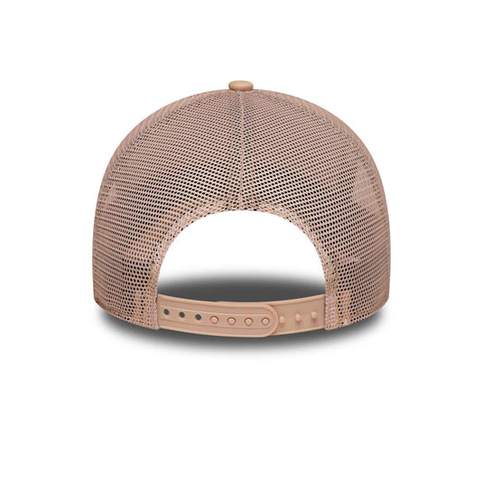 Gorra New Era Yankees MLB League Essential 9FORTY A-Frame Trucker Mujer Naranja Pastel - Tinino Baseball & Sports