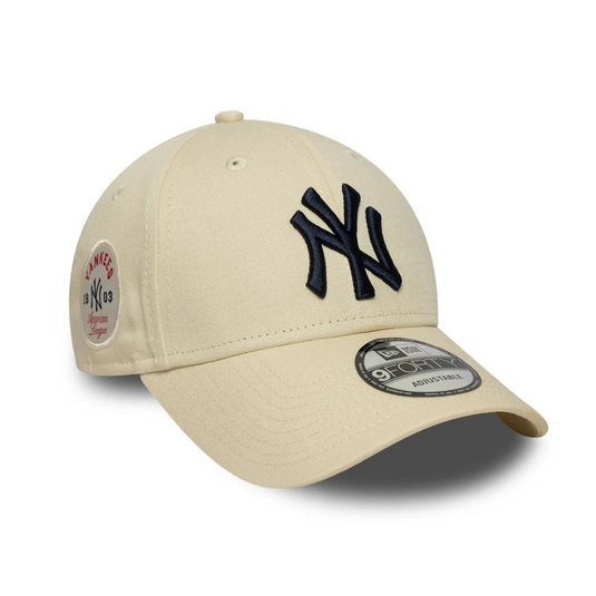 Gorra New York Yankees MLB Side Patch 9FORTY Crema