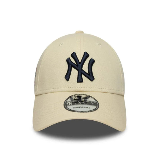 Gorra New York Yankees MLB Side Patch 9FORTY Crema - Tinino Baseball & Sports
