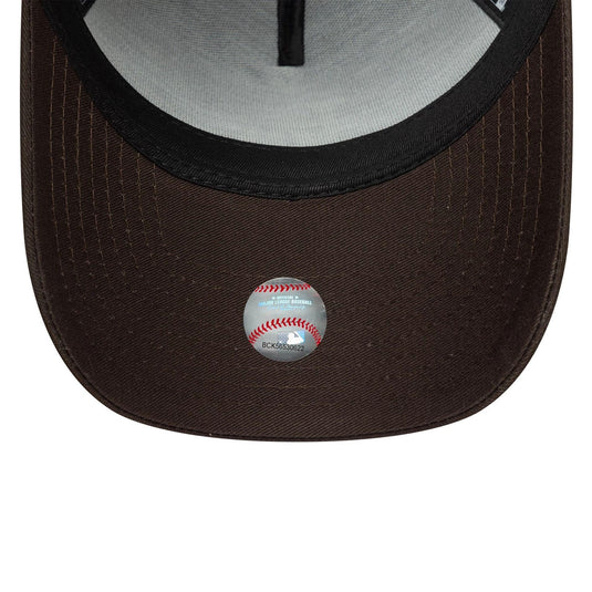 Gorra New Era LA Dodgers MLB Sidepatch 9FORTY E-Frame Marrón Oscuro - Tinino Baseball & Sports
