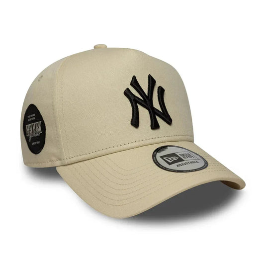 Gorra New Era New York Yankees MLB Sidepatch 9FORTY E-Frame Beige - Tinino Baseball & Sports