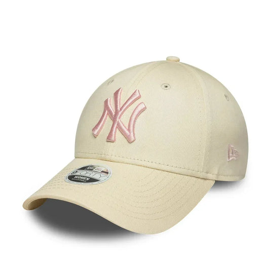 Gorra New Era New York Yankees MLB League Essential 9FORTY Mujer Beige - Tinino Baseball & Sports