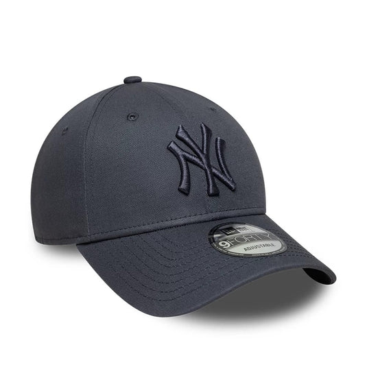 Gorra MLB League Essential New York Yankees 9FORTY Gris
