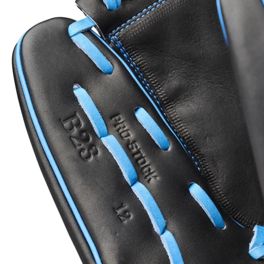Guante Wilson A2000 2026 LTM B23 (WBW10482912)